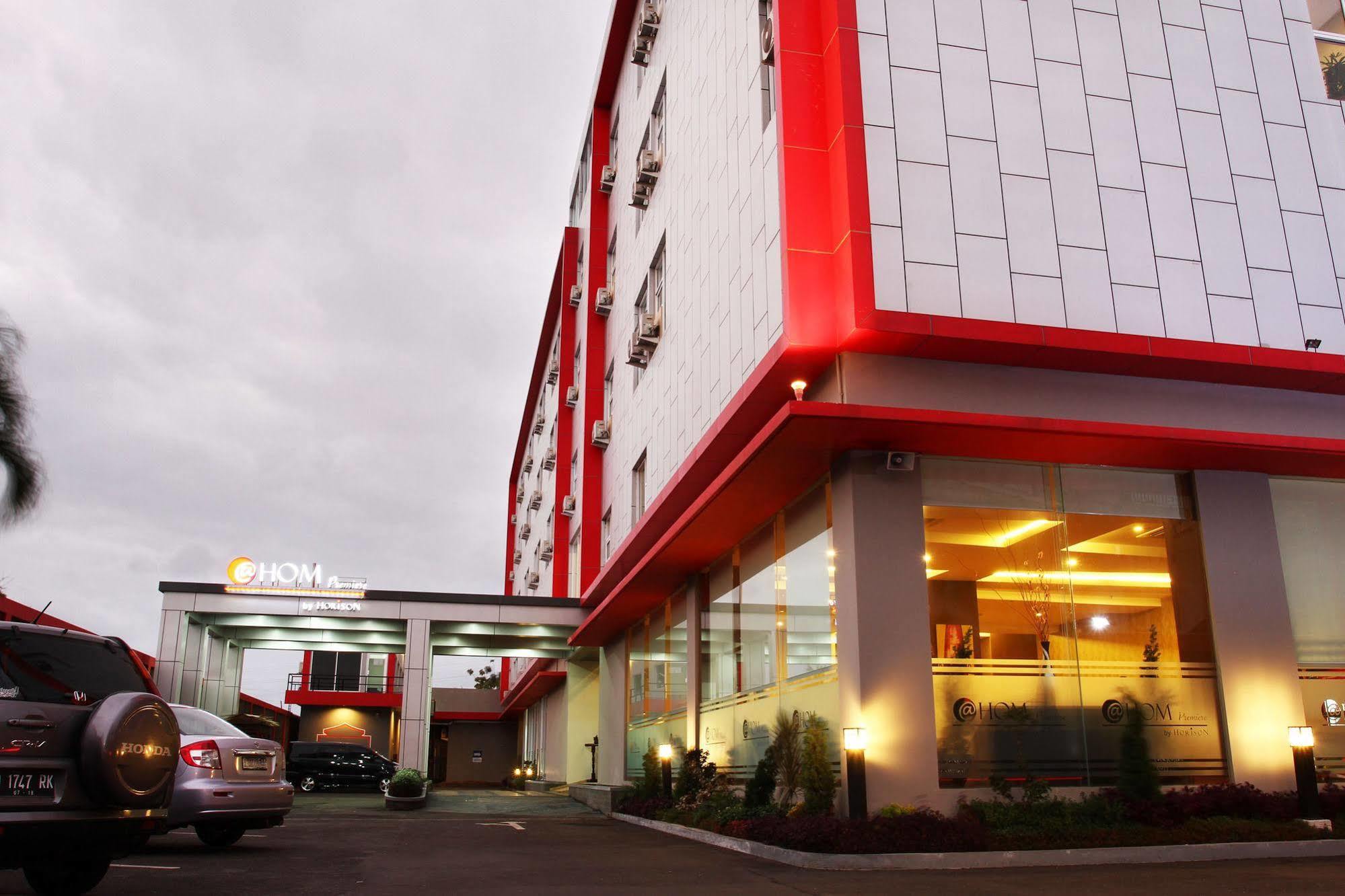 @Hom Premiere Cilacap Zewnętrze zdjęcie